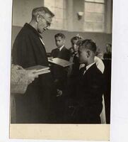 Farář Semerádt v kostele (1951)