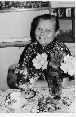 (1984)Cvikovská kurátorka Jelínková (1984)Cvikovská kurátorka Jelínková
